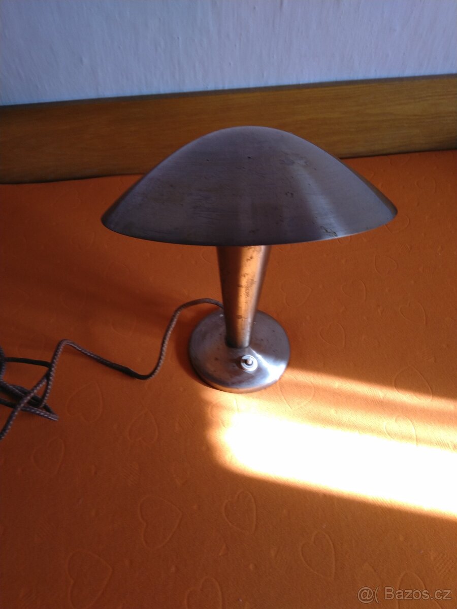 Prodám starou funkční lampu