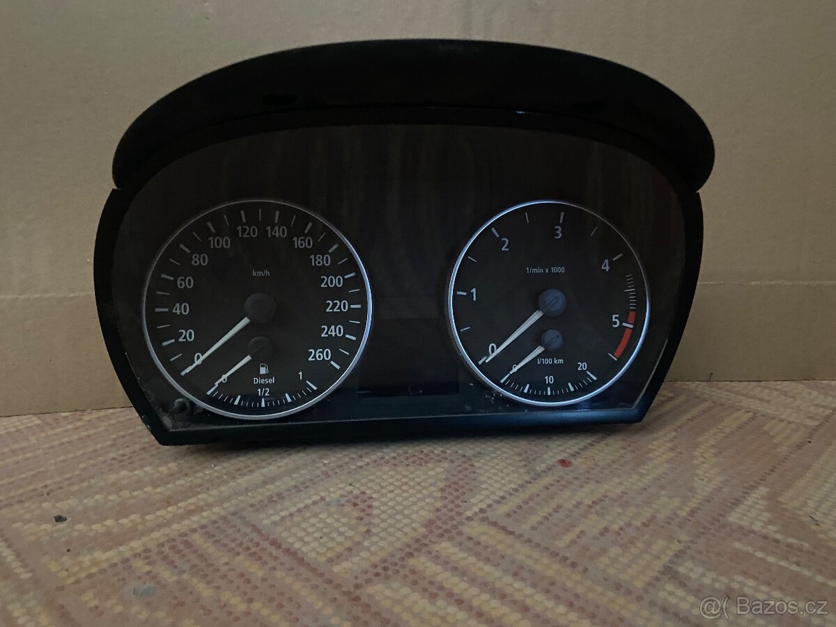 Naftové budíky z e87 a e90