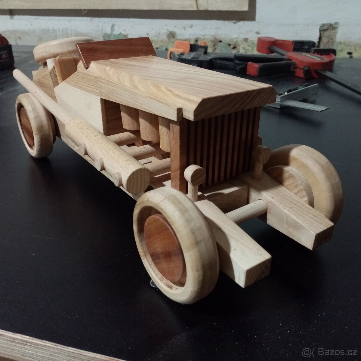 Hračka/model závodního auta z 30. let