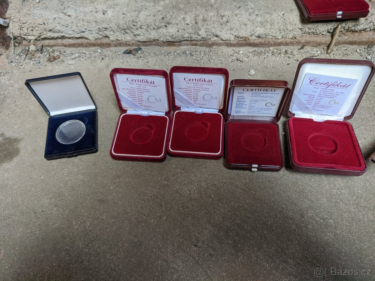 Medaile česka měna certifikaty a etue 5x