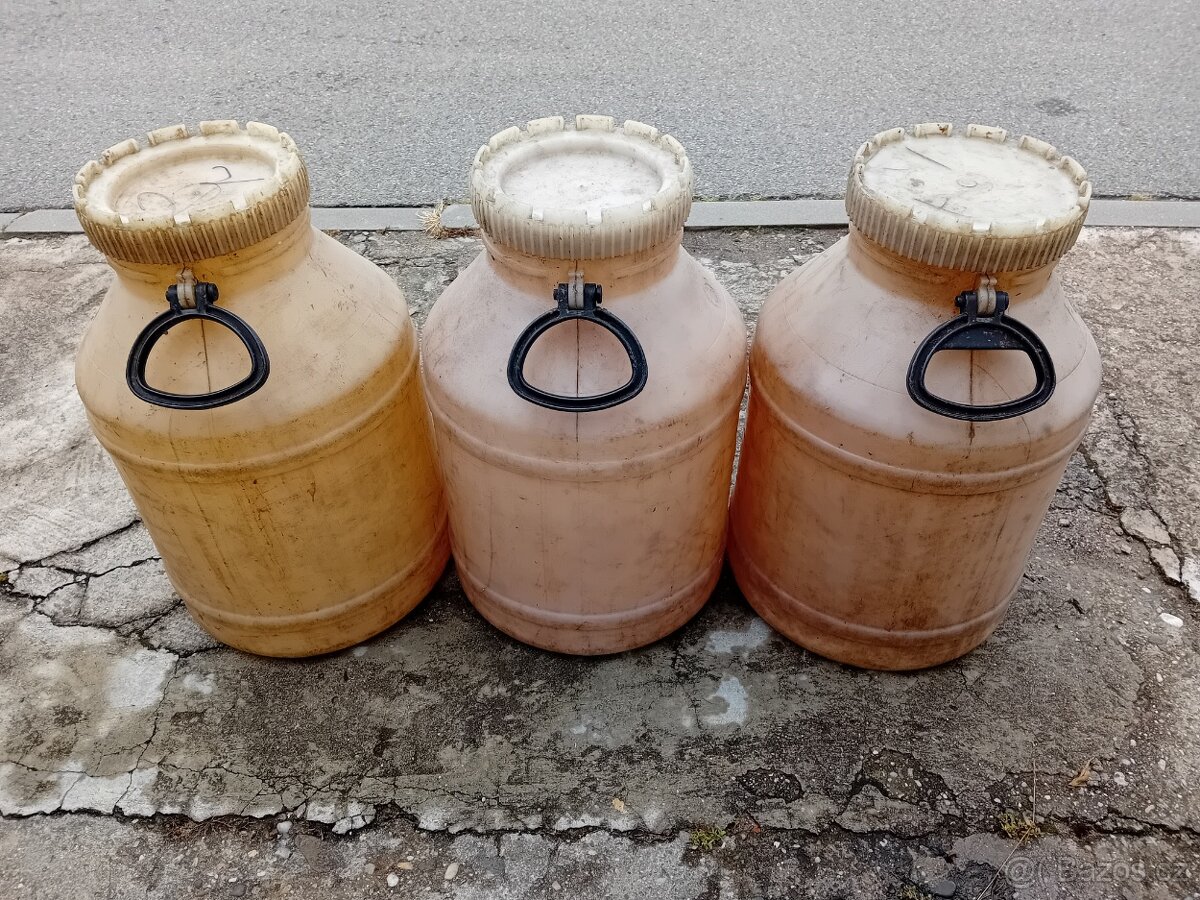 plastové barely 50 litrů