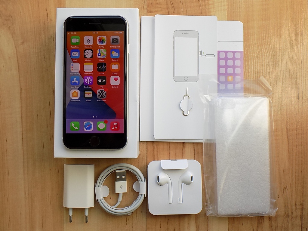 APPLE iPhone SE 2020 64GB White - ZÁRUKA - TOP STAV