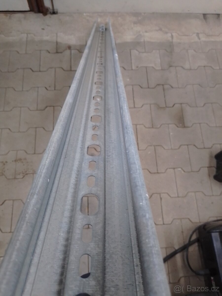 Kabelový žlab plechový 90 x 60mm / 2m délka