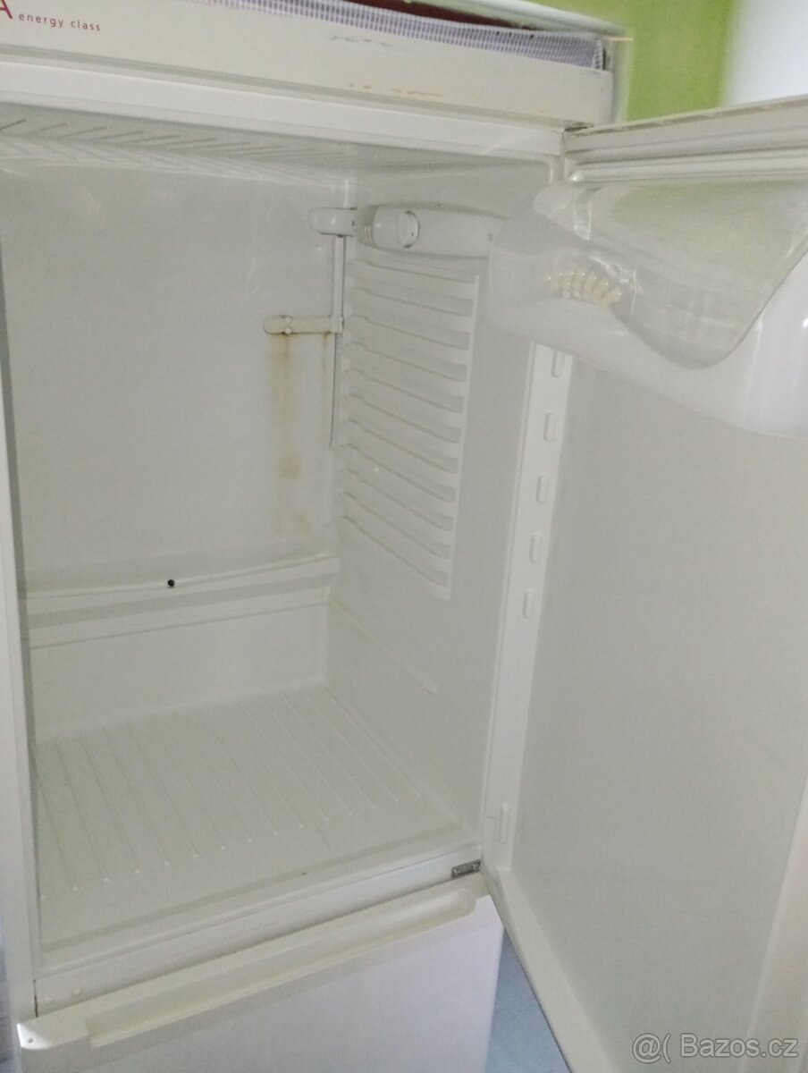 Lednička s mrazákem