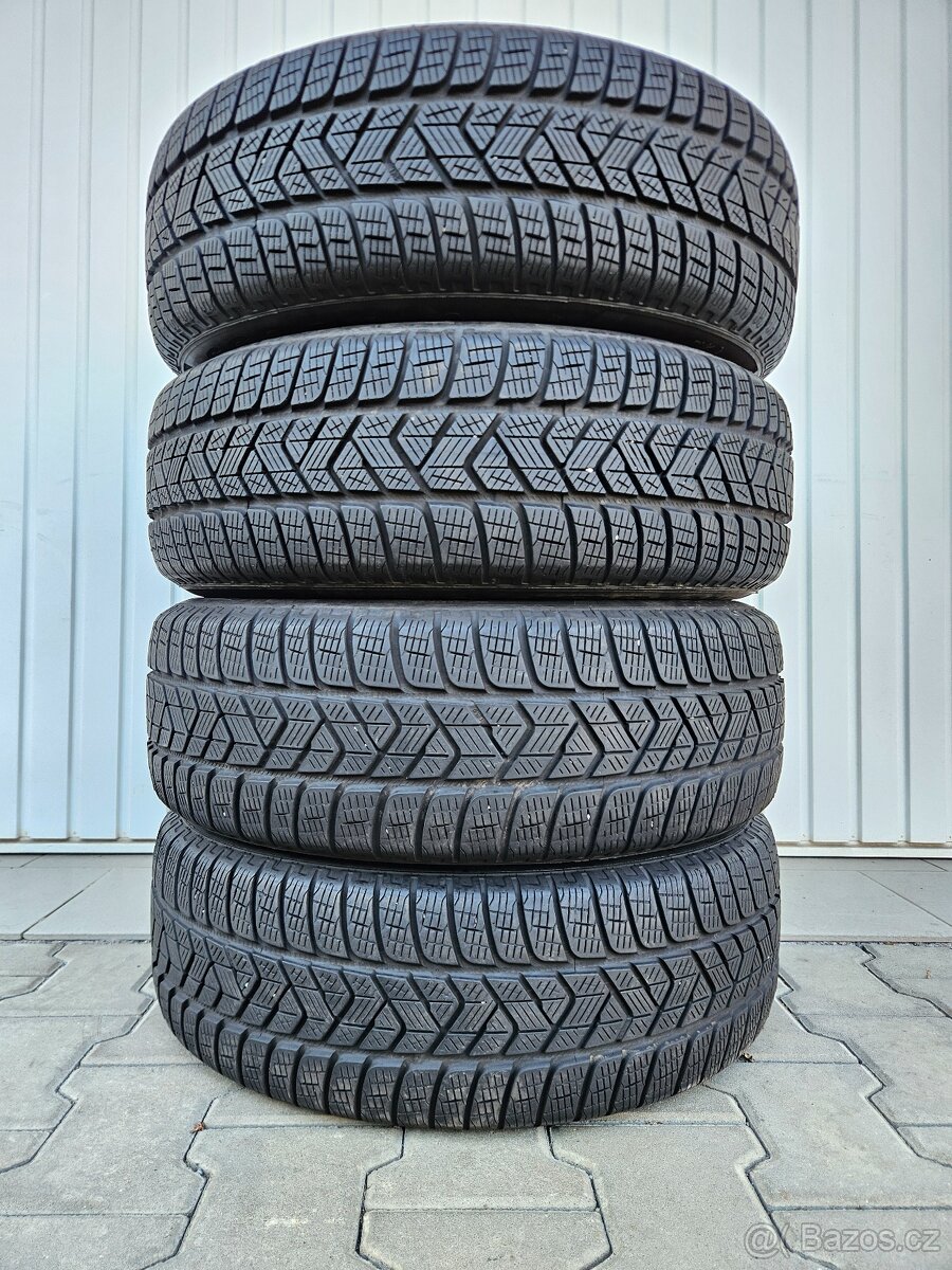 Zimní Pirelli 215/60/17