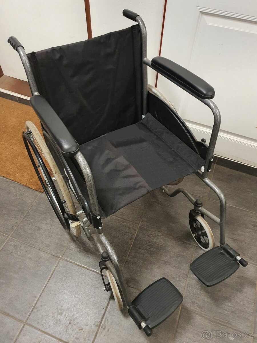 skládací invalidní vozík PLNÁ KOLA