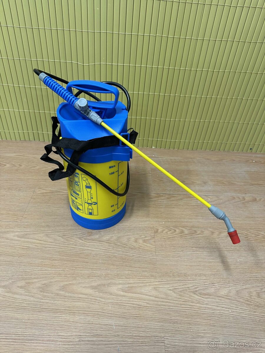ruční tlakový postřikovač
