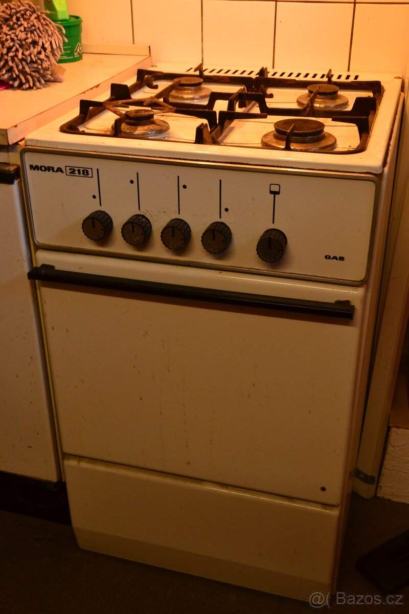 Sporák MORA 218 plyn