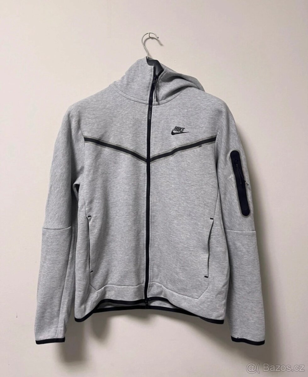 Šedá mikina značky Nike Tech Fleece