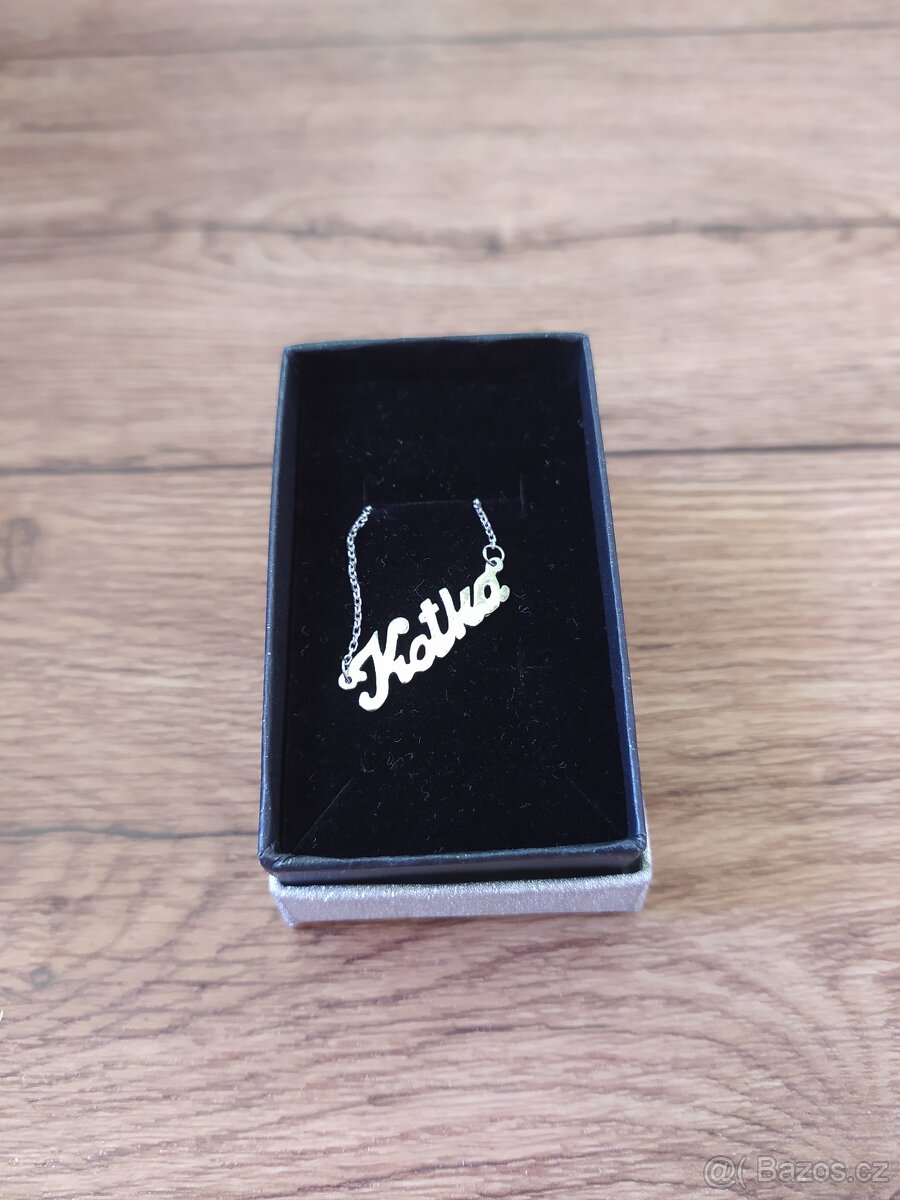 Stříbrný řetízek se jménem Katka