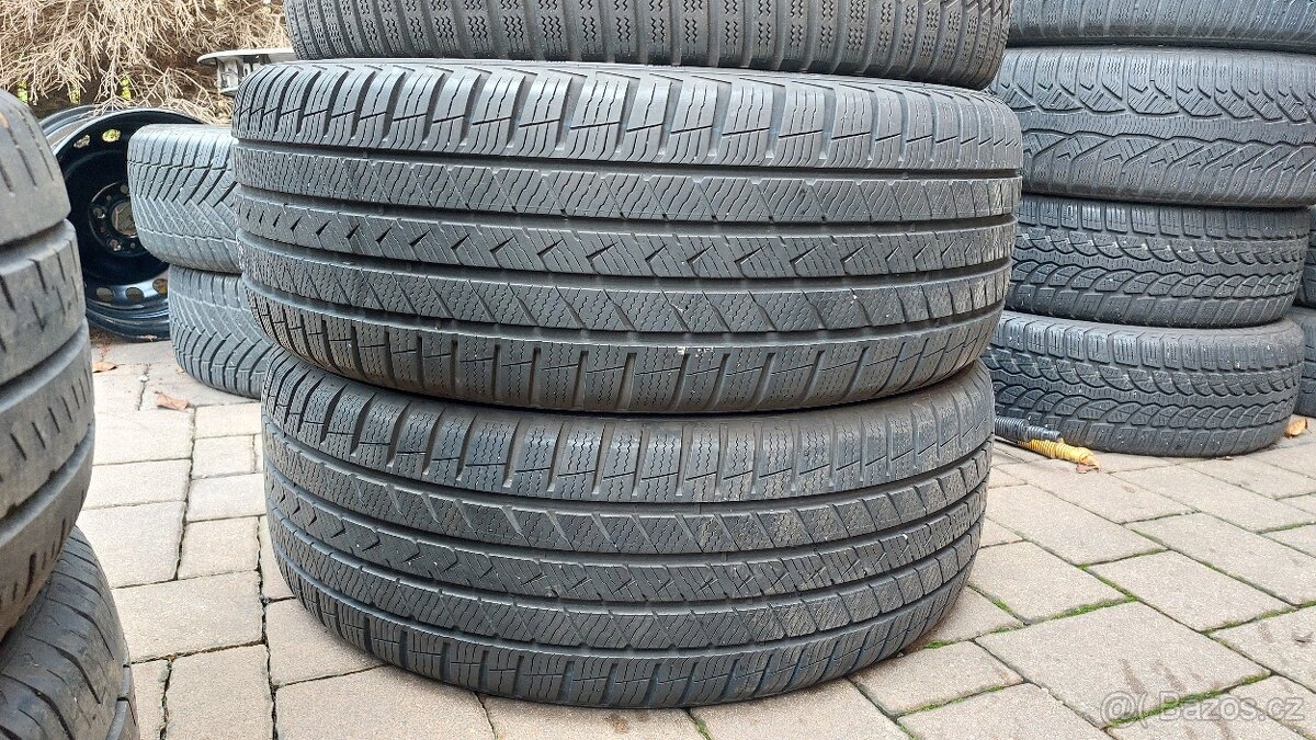 Pneu celoroční, 2 ks, rozměr 235/50/19, 99V, zn. VREDESTEIN