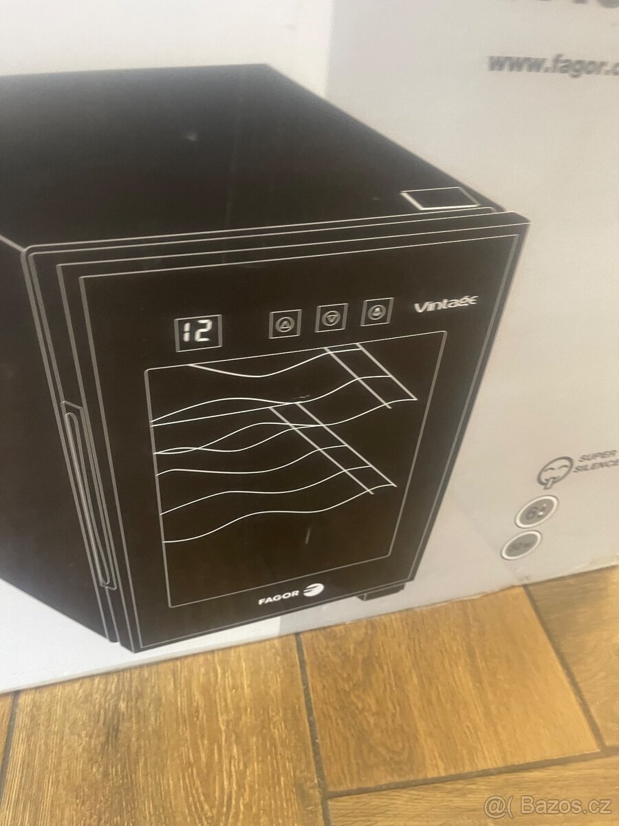 Vinotéka chladici 6 vin