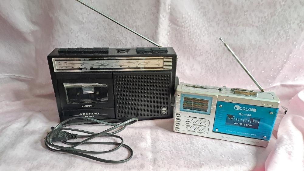 RETRO KAZEŤÁKY GRUNDIG a COLON