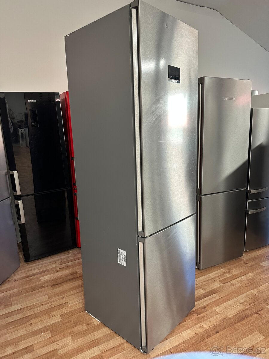 Lednice s mrazákem Bosch (212)