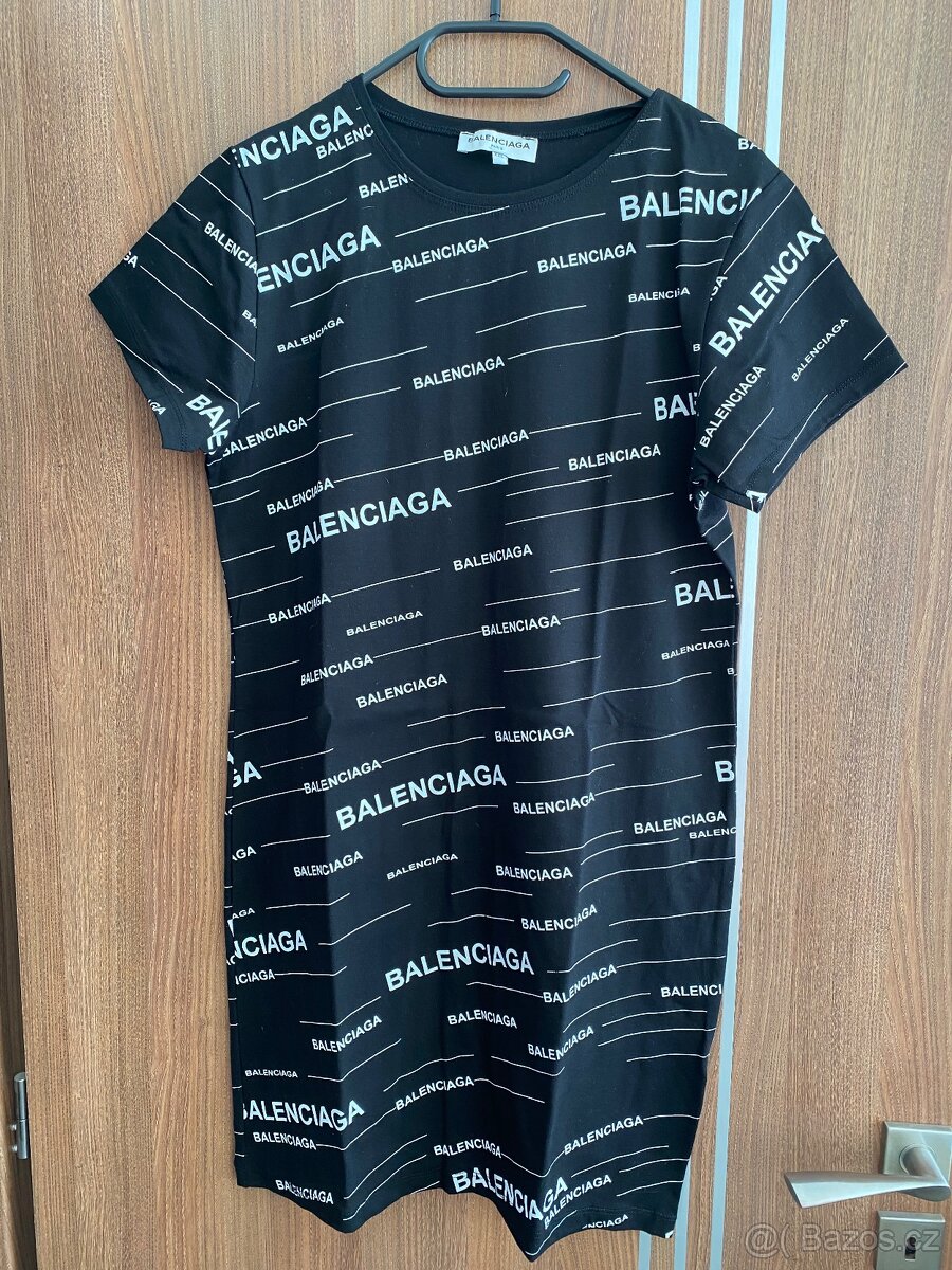 Elastické šaty +tričko