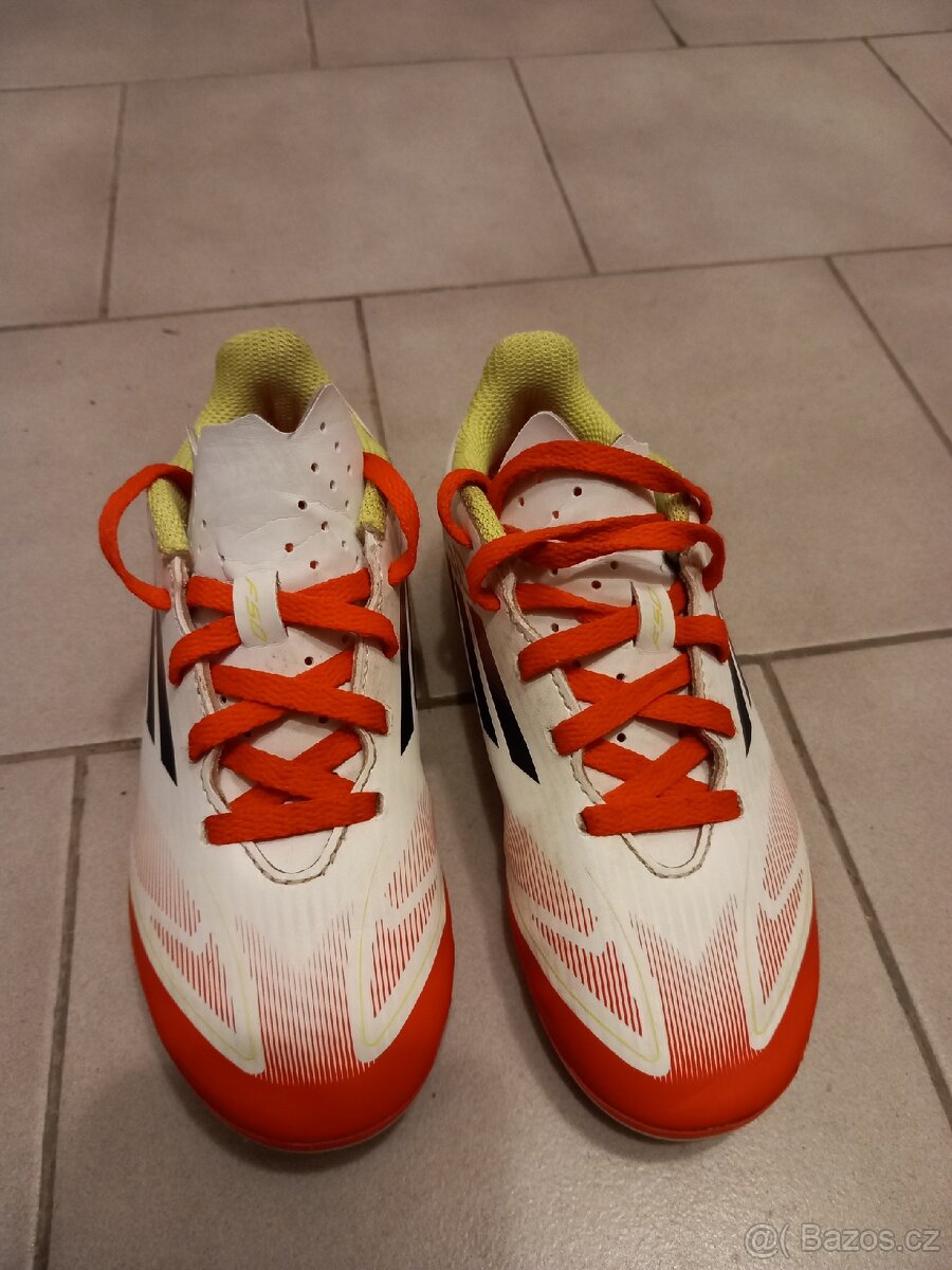Juniorské kopačky Adidas vel. 30