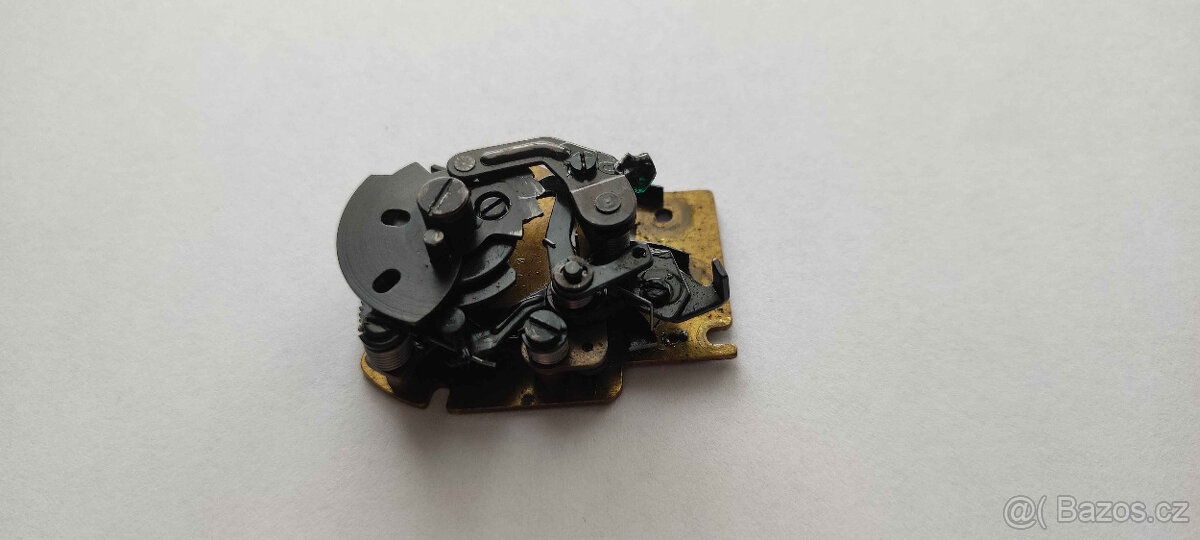 Pentacon Six Mechanika závěrky levá