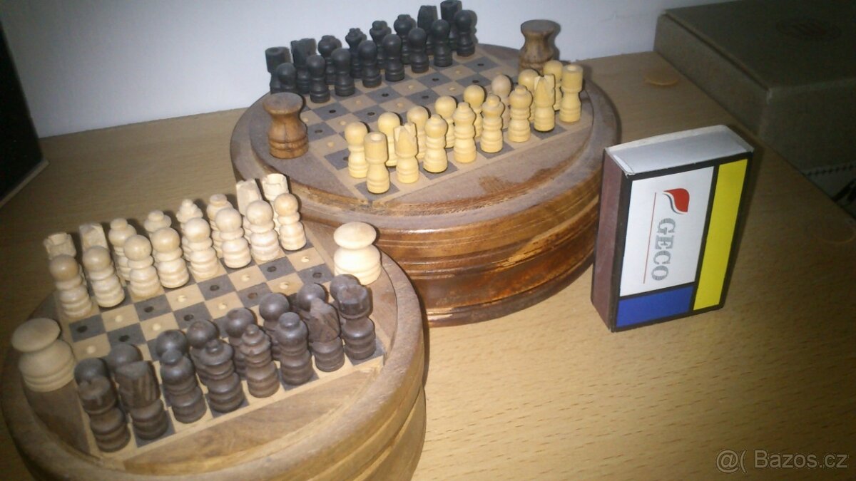 prodám šachy dřevo