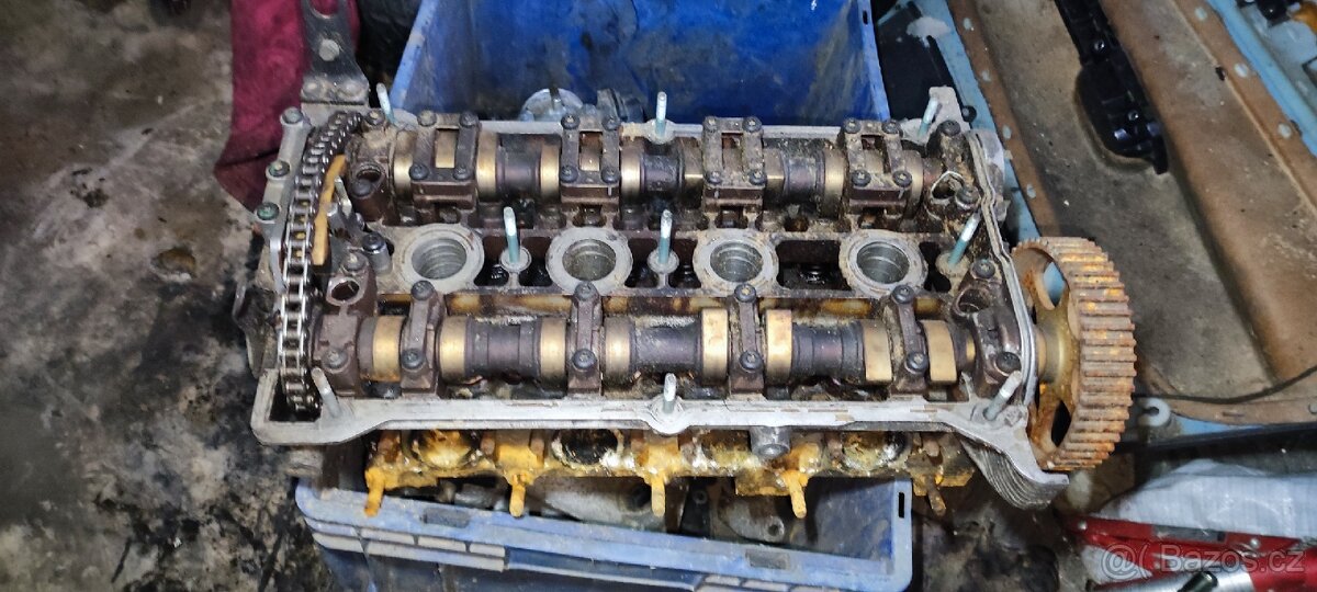 Hlava motoru 1.8T