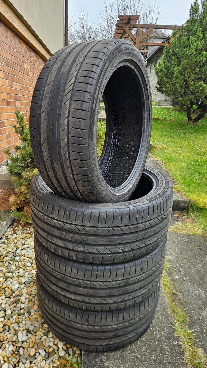 ContiSportContact 5 - 255/40 r20 (jedna pneu poškozena)