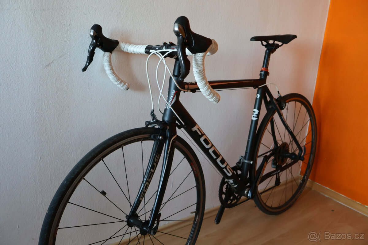 Silniční kolo Focus Variado 1.0 velikost 56
