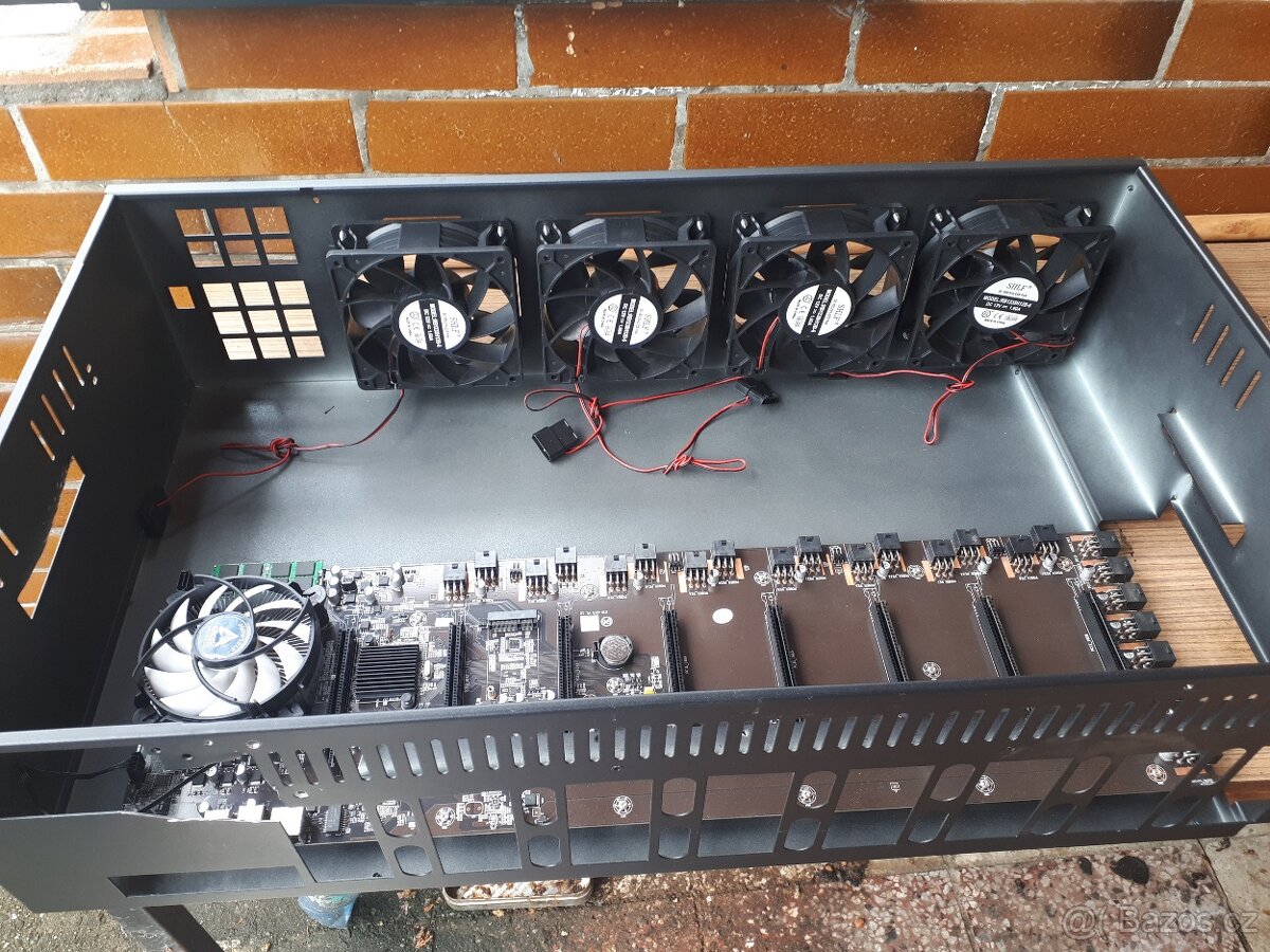 Mining rig na 8 GPU