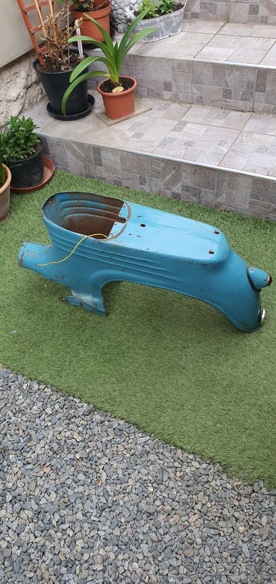 Jawa 555 podsedlový plech