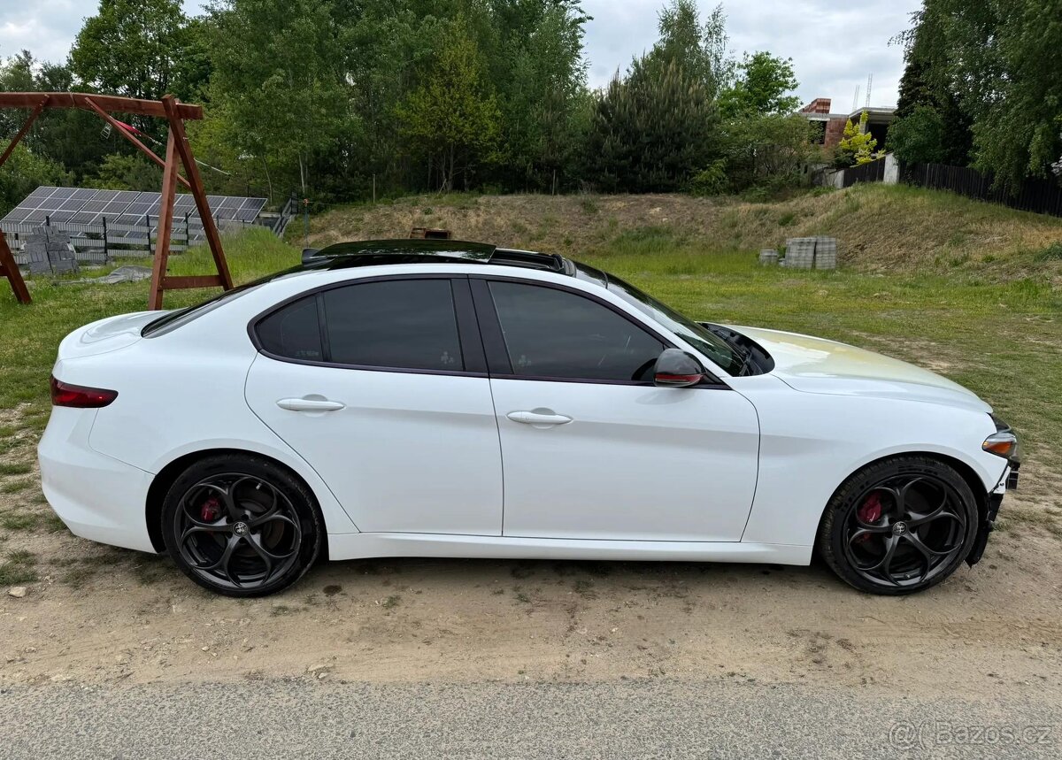 Alfa Romeo Giulia 2.0 Turbo 16V AT8 Veloce Ti
