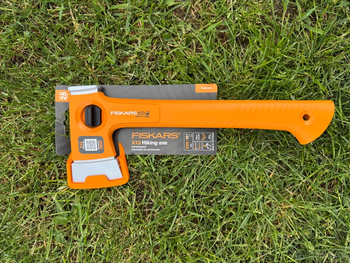 Sekera Fiskars X13