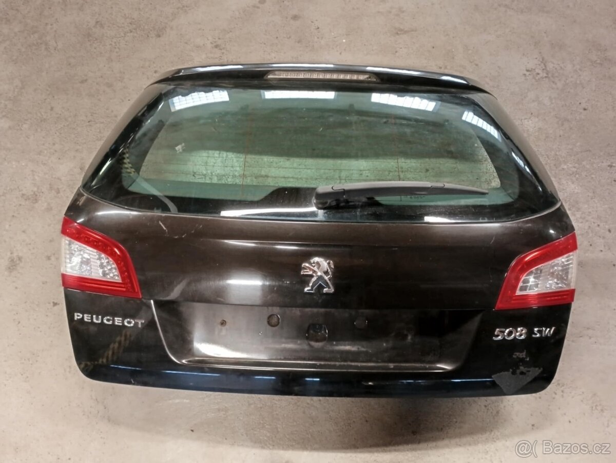 5. Dveře Peugeot 508 SW