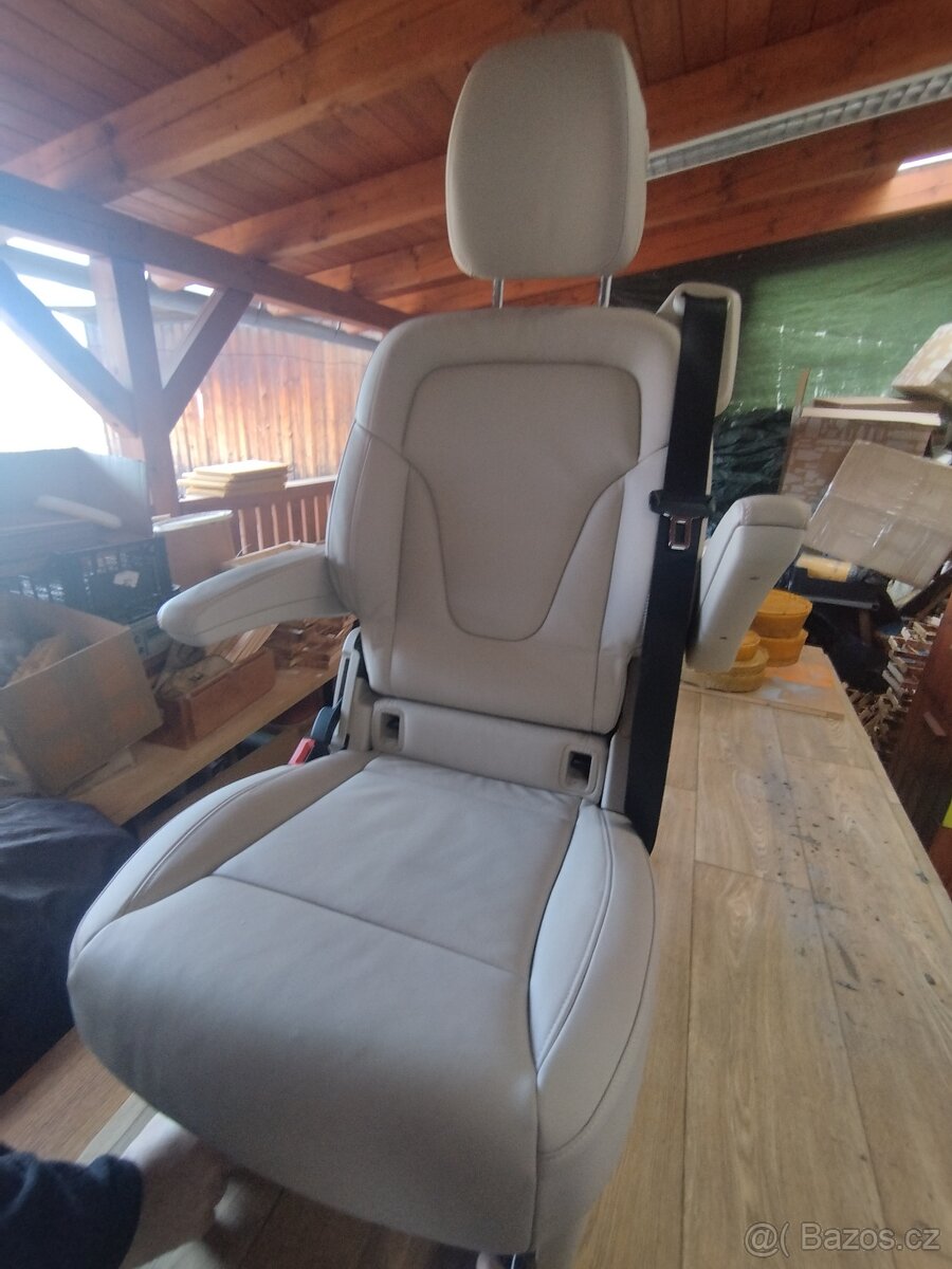Mercedes Benz V-class, W447 kapitánská sedadla