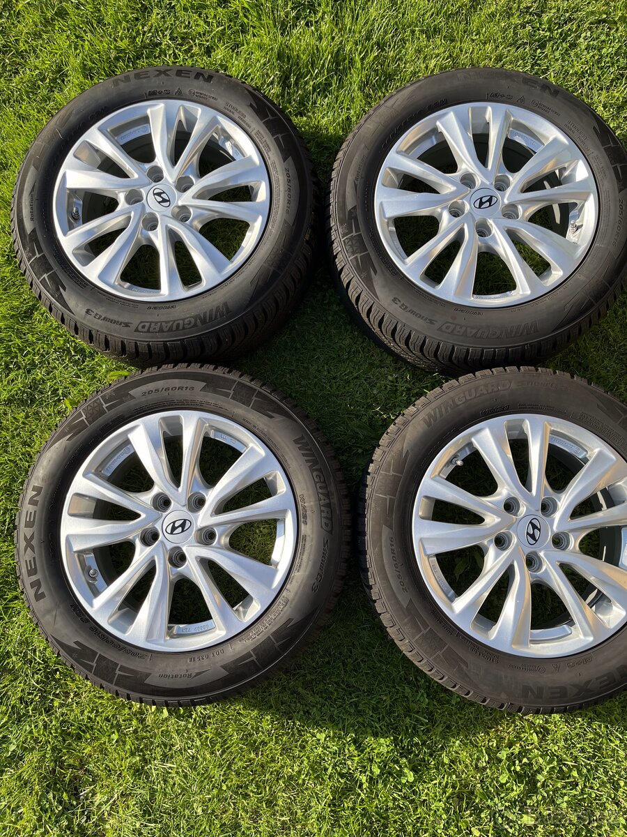 Sada ALU kola 6.5JX16 5X114.3 ET50 R16 + pneu zimní 205/60