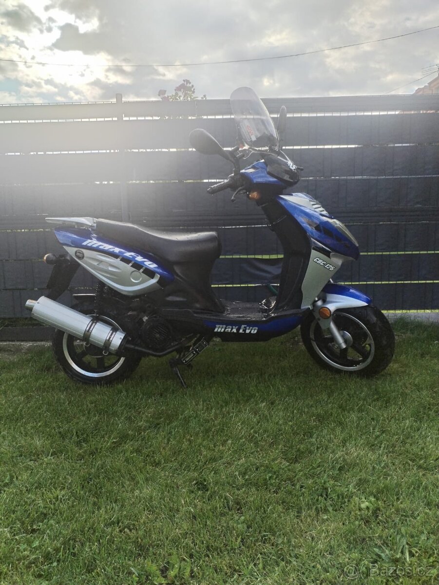 Prodám skútr 125