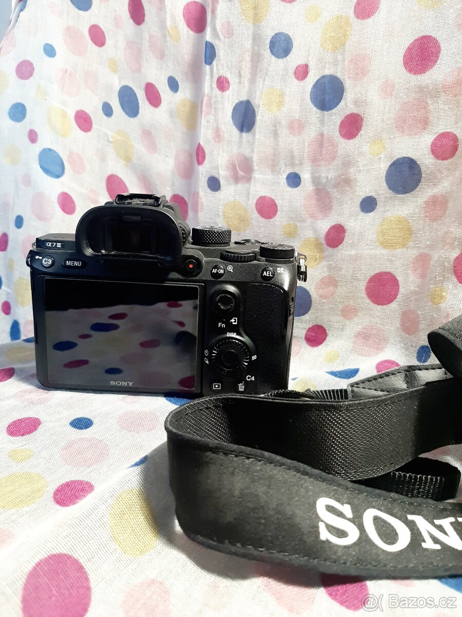 SONY A7 III + SAMYANG 45MM F1.8
