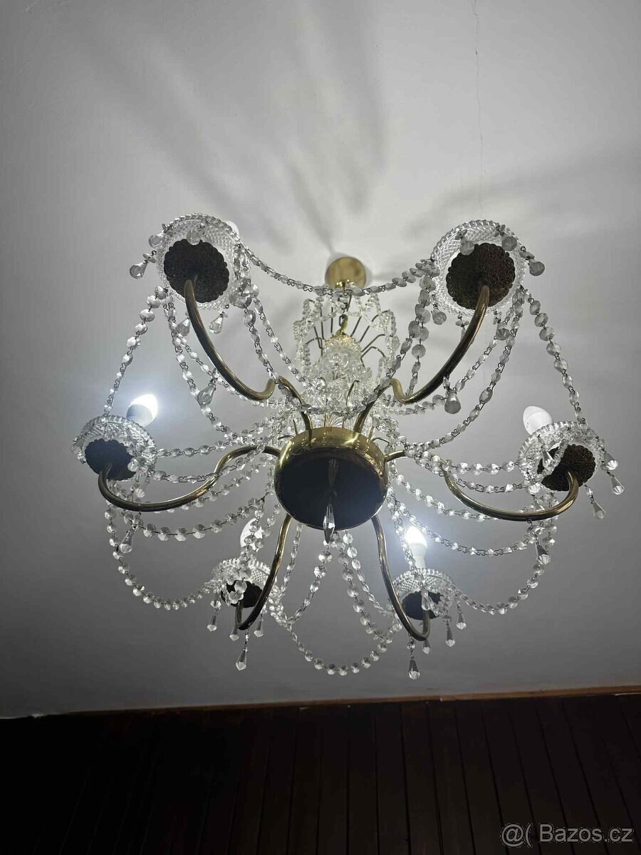 Křišťálový lustr