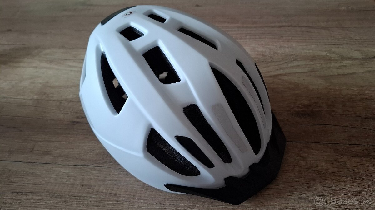 Cyklistická bílá helma ve velikosti L/XL