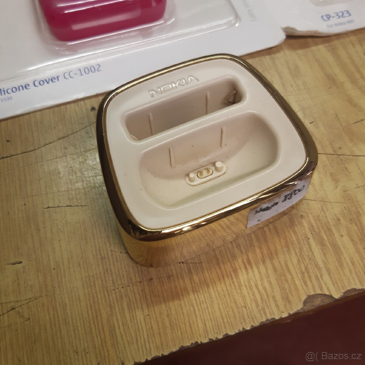 Prodám Stojánek nabíjecí NOKIA DT-16 Gold
