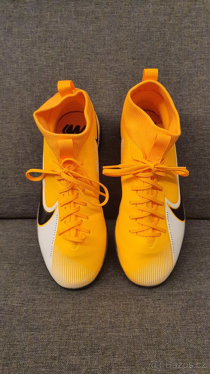 Dětské sálovky Nike 23,5 - Nové
