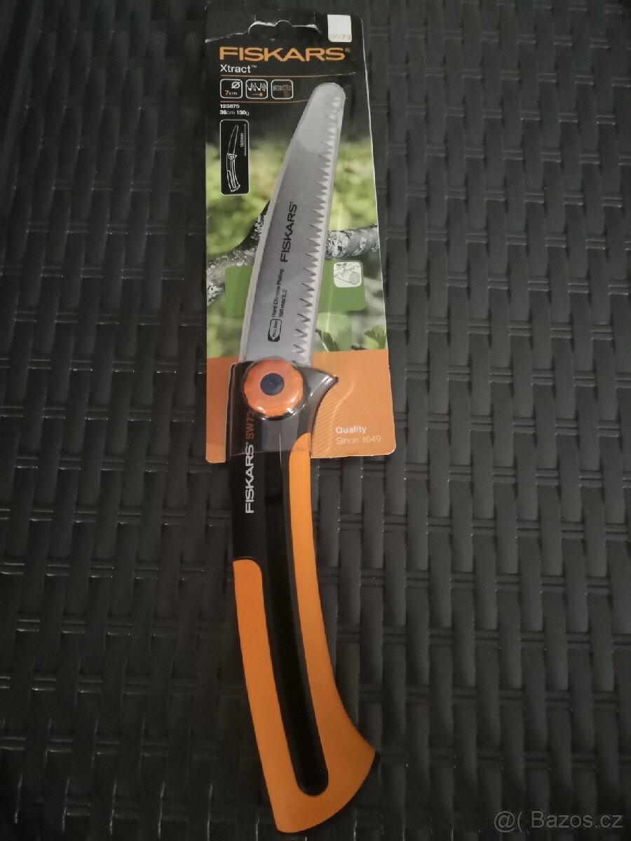 Pilka zahradní Xtract™ malá SW73 Fiskars