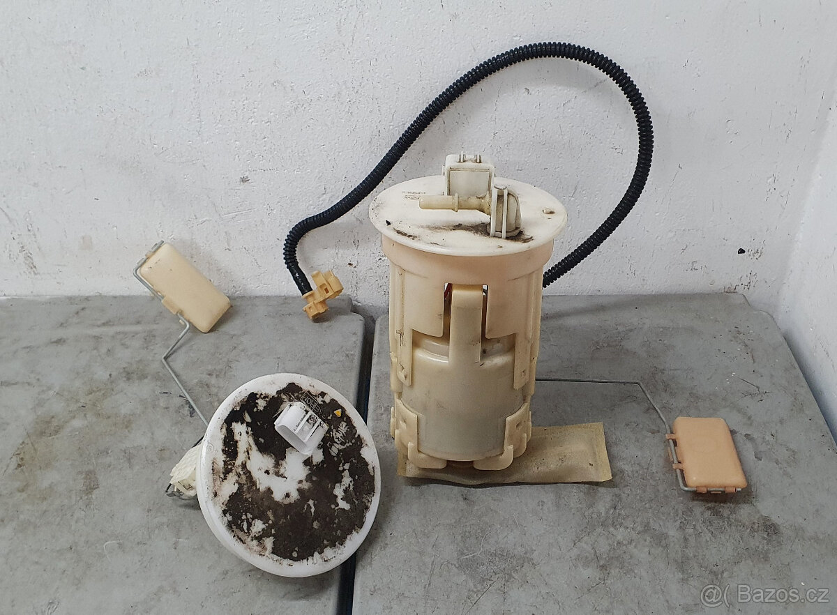 Palivoměř + plovák do nádrže Nissan X-Trail T30 2.0i benzín.