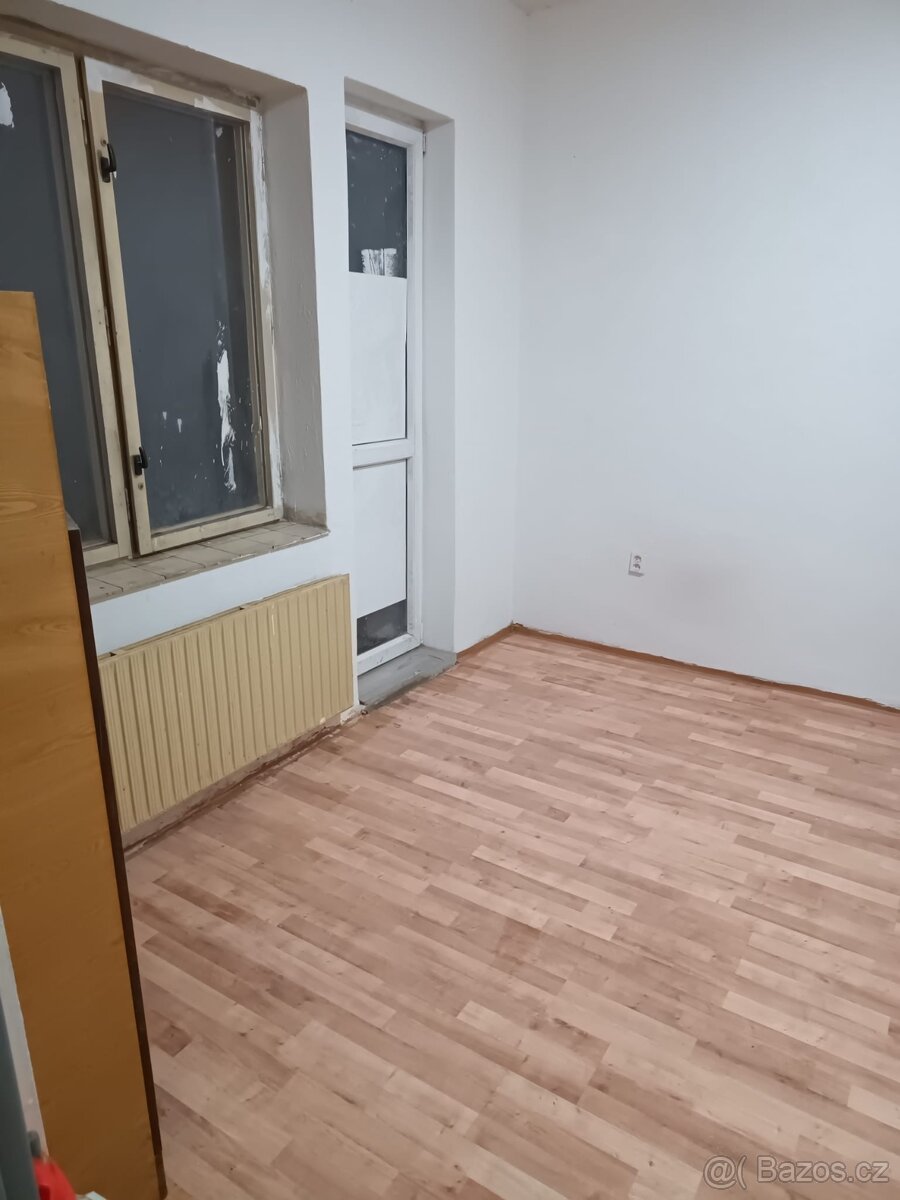 Pronajmu 2+1 na Vrchu S VLASTNÍ ZAHRADOU