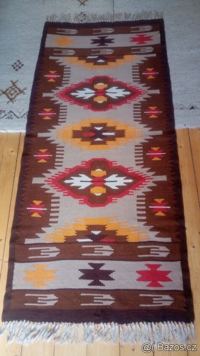 Retro koberec vlněný