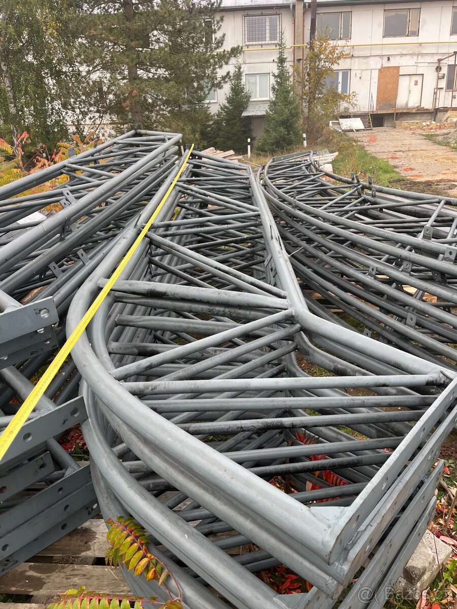 Plachtová hala 32×16 m – výška 7–8 m, 390 000 Kč