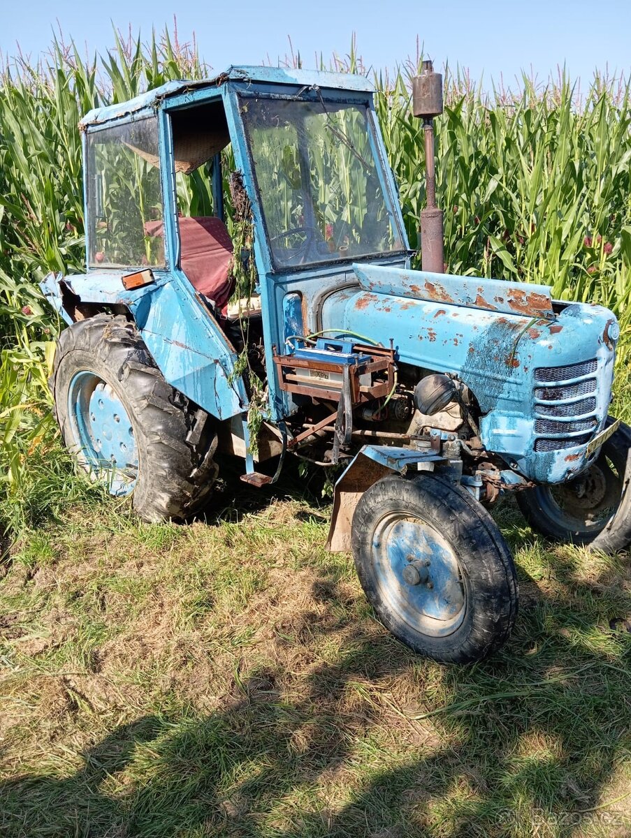 Prodám traktor Zetor 4011.bez tp.