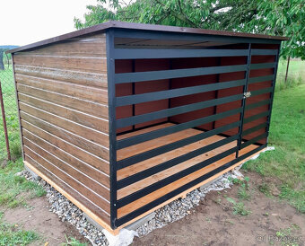 Voliéra –Kotec pro psa 3×2 m , vodorovné uzavřené profily.