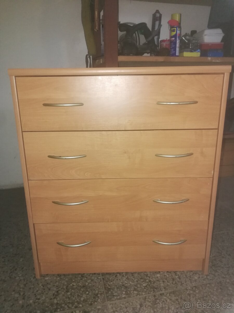 šuplíková komoda