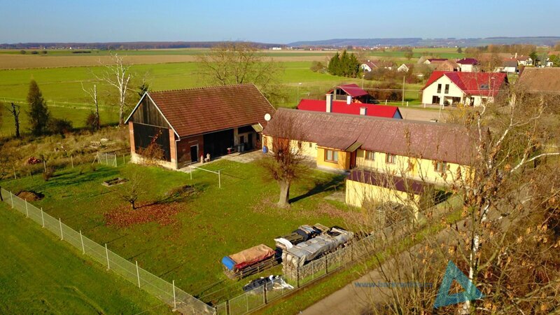 Rodinný dům se stodolou a garáží – Bříšťany u Hořic (okres J