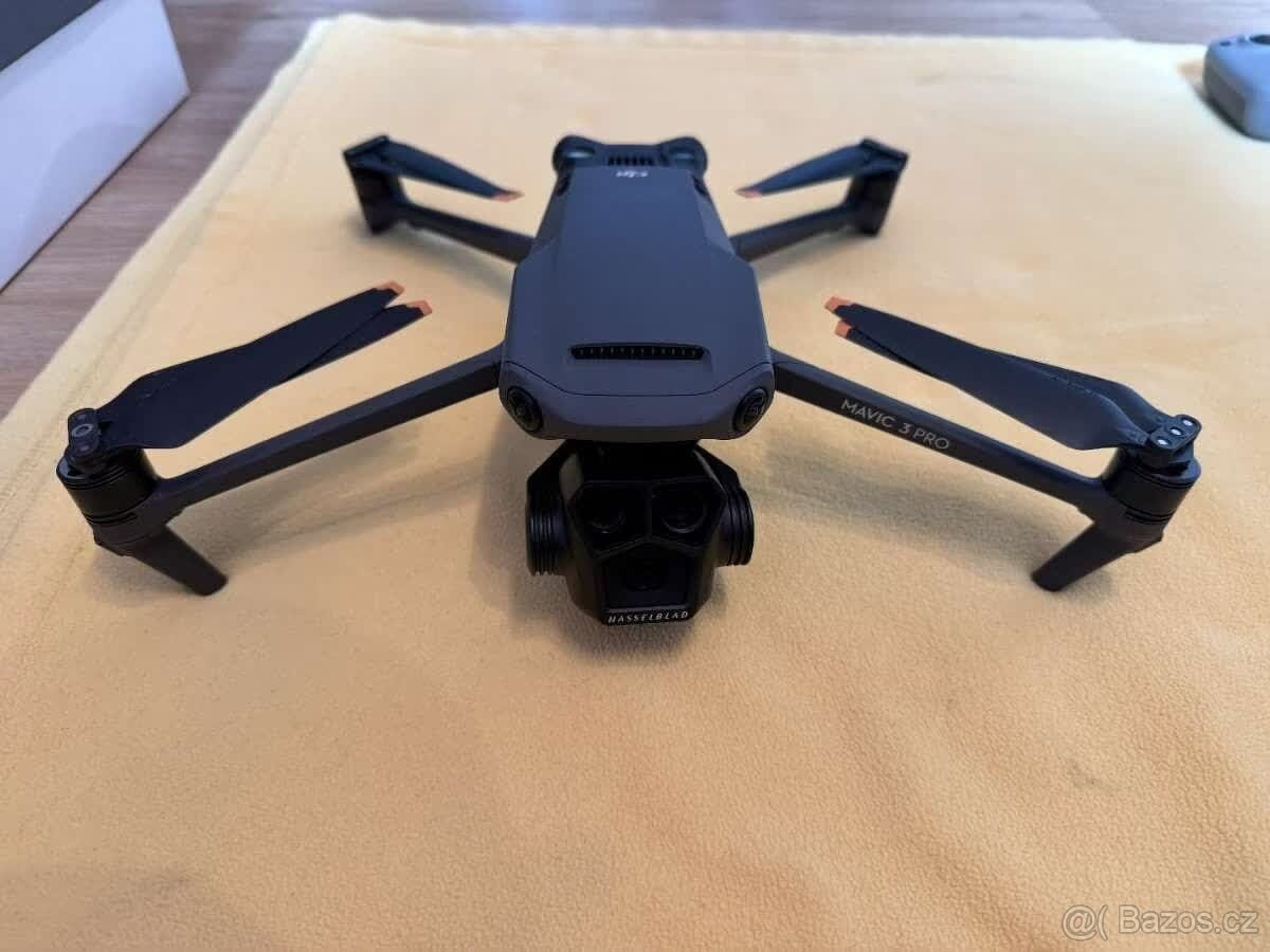 DJI Mavic 3 Pro Fly More Combo DJI RC Pro