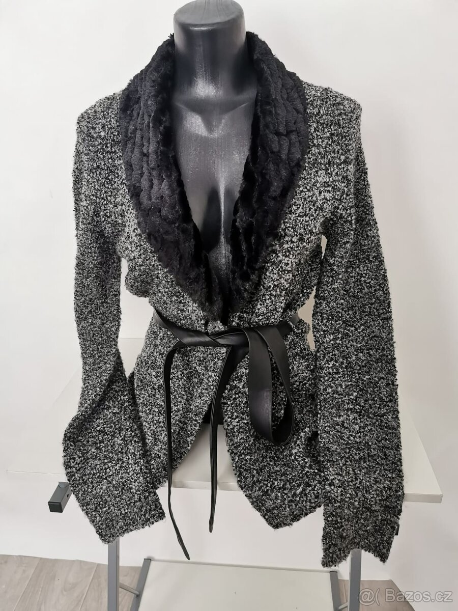 Dámský šedý svetrový kabátek