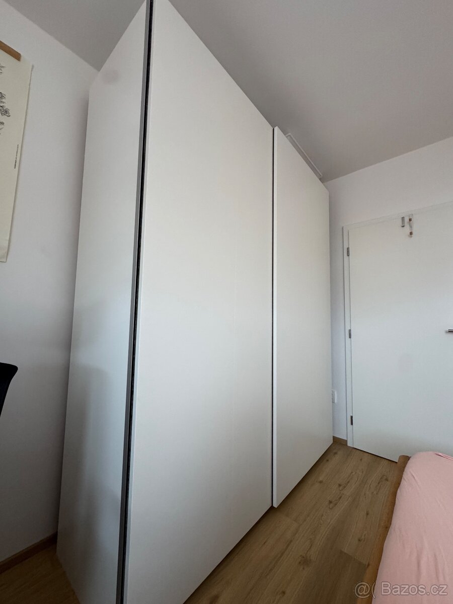 Šatní skříň Ikea Pax
